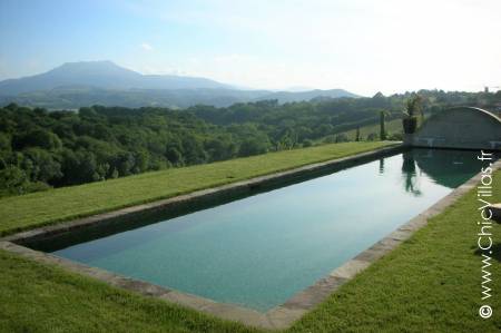 Villa familiale avec piscine à louer, Collines Basques | ChicVillas