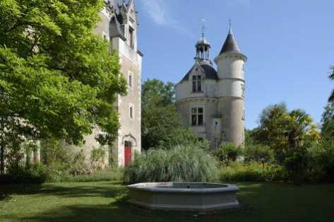 Holiday chateau with private pool in France