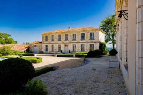 Château to rent France Dordogne Périgord | ChicVillas