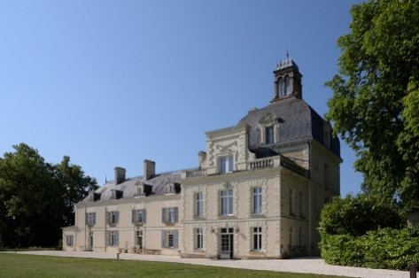 Location de château avec piscine dans le sud Touraine et dans le sud Loire
