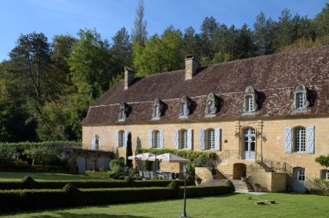 Luxury chateaux rentals in Dordogne | ChicVillas