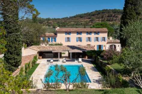 Luxury villa rental with a pool near Saint-Tropez and the sea