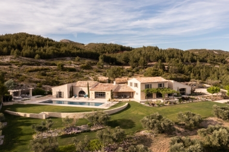 Luxury villa rentals France Provence Alpilles | ChicVillas