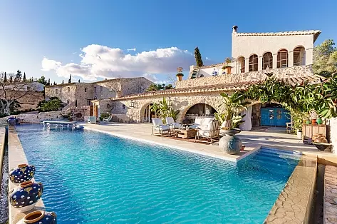 Location de villa Barcelone : luxe, piscine, 22 pers | ChicVillas
