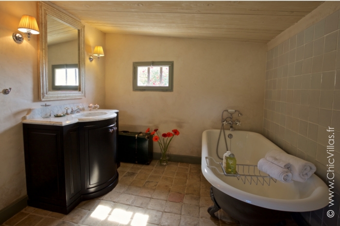 Luxury Alpilles 15 - Luxury villa rental - Provence and the Cote d Azur - ChicVillas - 20