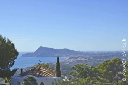 Panoramica Costa Blanca, a luxury villa overlooking the Bay of Altea