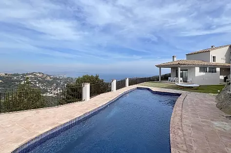 Holiday home on the Costa Brava with Sea View and pool | ChicVillas