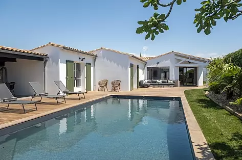 Ile de R&eacute; air-conditioned holiday rental with pool | ChicVillas