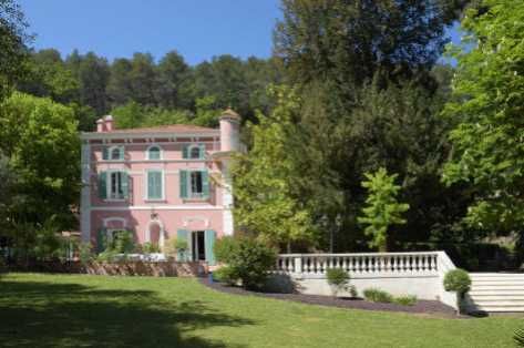 Location villa de luxe avec piscine en Provence Côte d'Azur