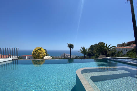 Location villa de luxe avec piscine et vue mer Nord de Valence