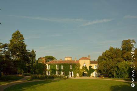 Château de Luxe à Louer en France, Un Château en Armagnac | ChicVillas