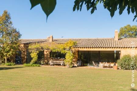 Villa de Plain-Pied avec Piscine à Louer, Campo Catalonia | ChicVillas