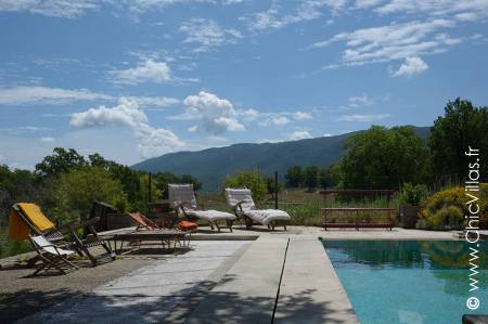 Villa de charme avec piscine à débordement  à louer: Luberon Nature